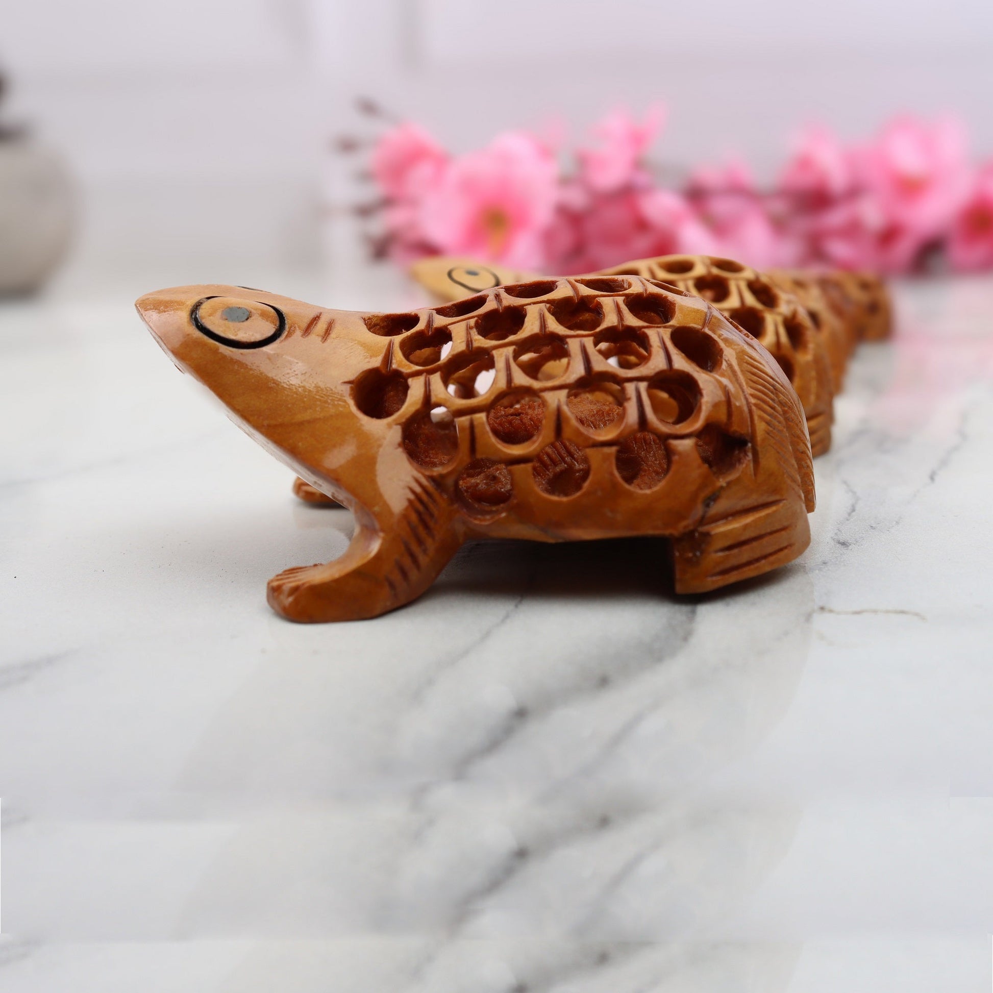 Wooden Frog Jali Antique Showpiece Set Of 5 Pcs