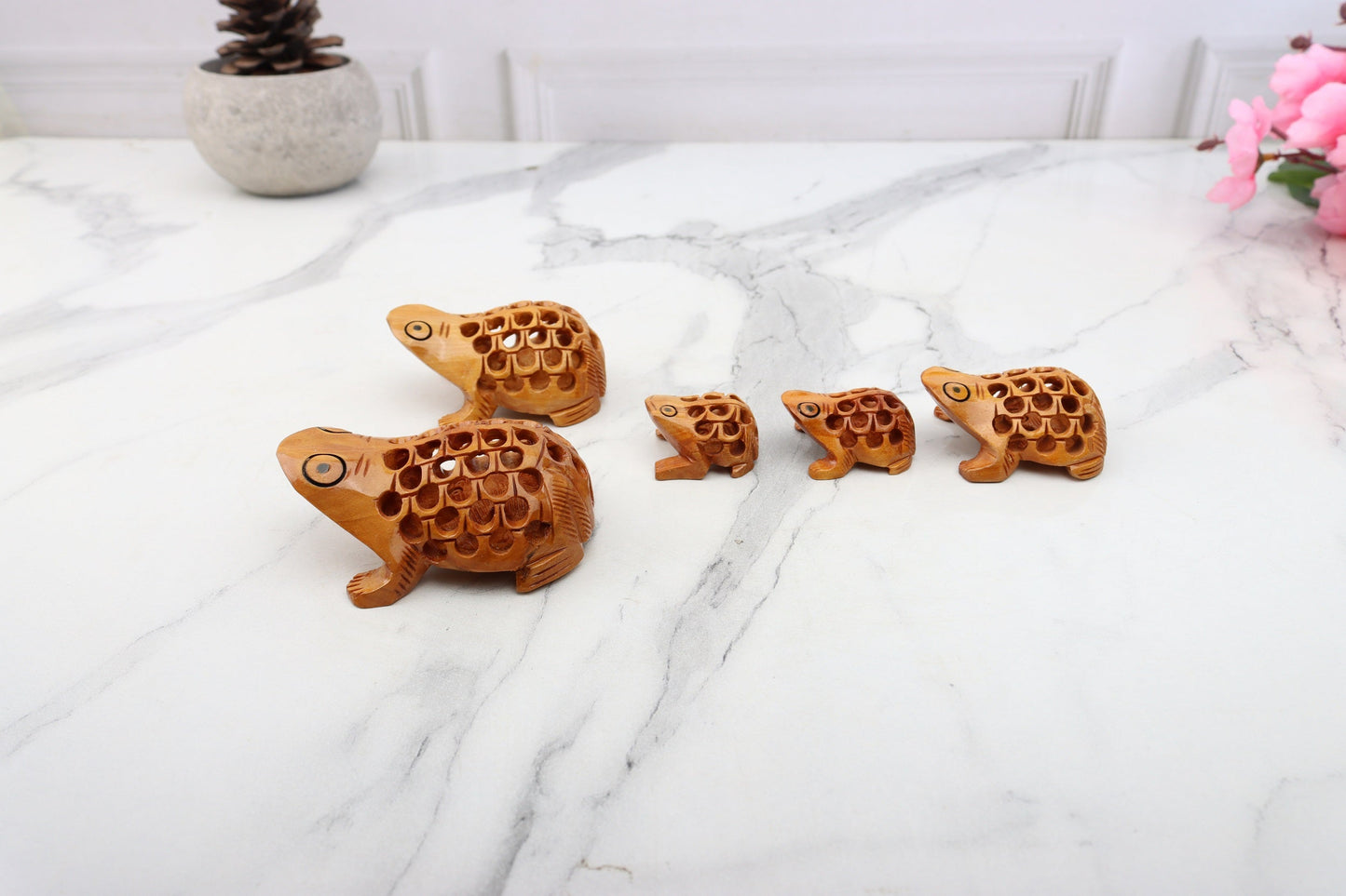 Wooden Frog Jali Antique Showpiece Set Of 5 Pcs