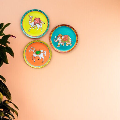 Wooden Hand Painted Wall Plates Home Decor - Camel Elephant And Horse Designs