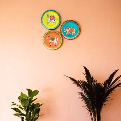 Wooden Hand Painted Wall Plates Home Decor - Camel Elephant And Horse Designs