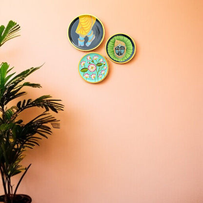 Wooden Hand Painted Wall Plates Set