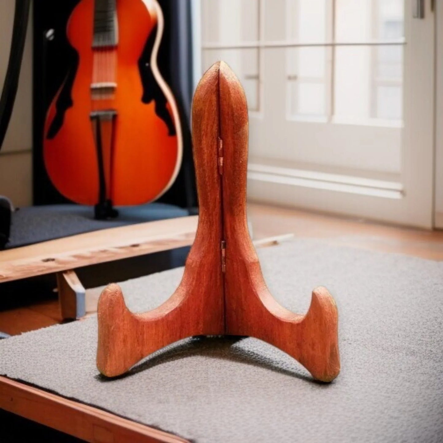 Marbel Round Ragini With Peocock Plate With Wood Stand