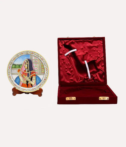 Marbel Round Mugal Lady Plate With Wood Stand